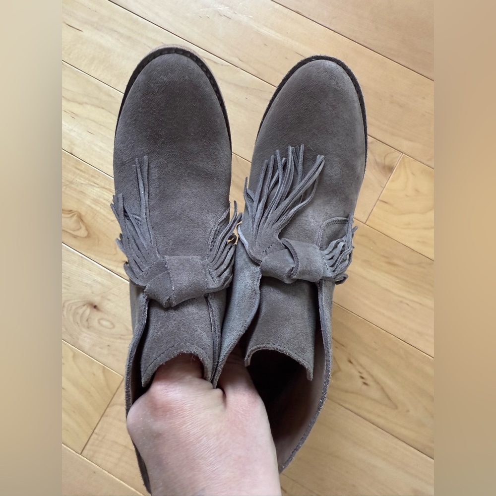 UGG Corin gray suede fridge tassel ankle booties, size 6.5 - Picture 7 of 12
